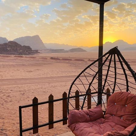 Star Guide Luxury Camp Hotel Wadi Rum Bagian luar foto
