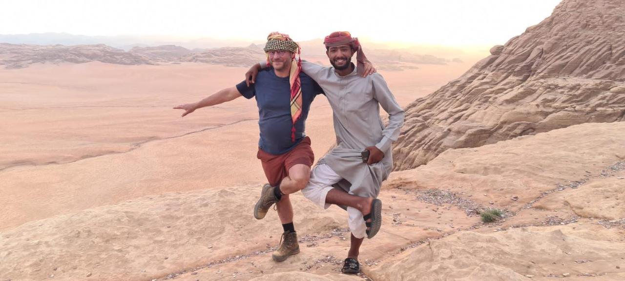 Star Guide Luxury Camp Hotel Wadi Rum Bagian luar foto