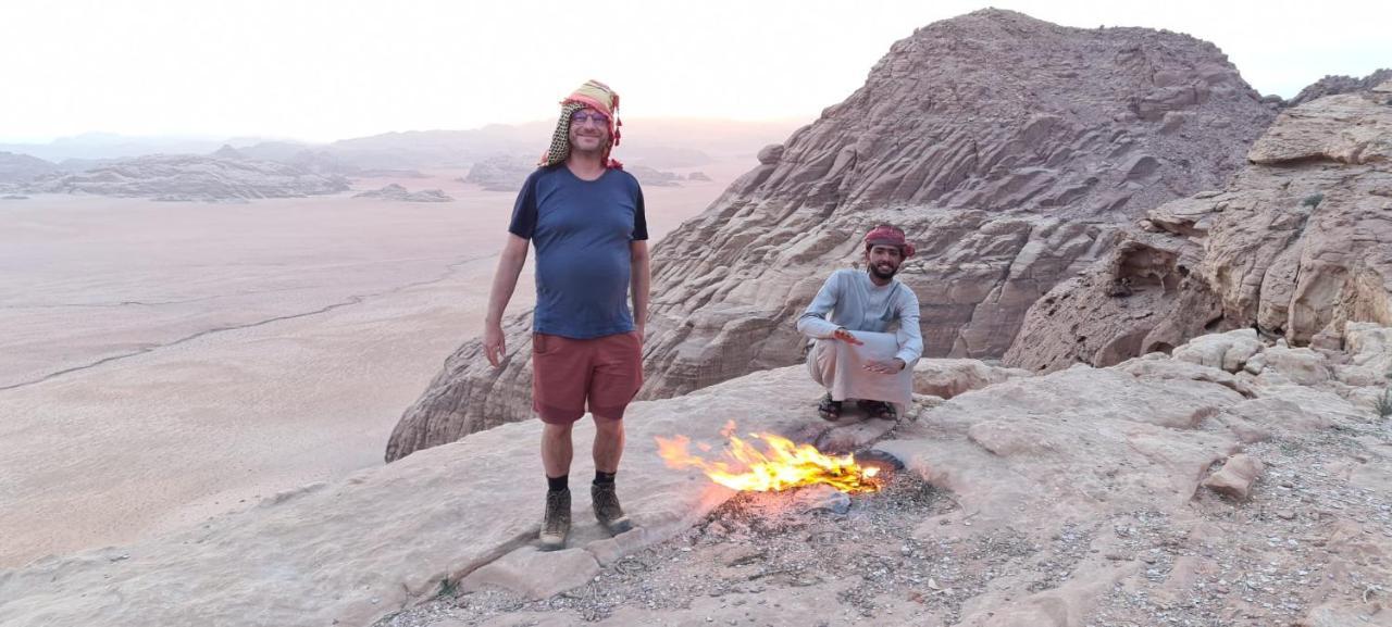 Star Guide Luxury Camp Hotel Wadi Rum Bagian luar foto