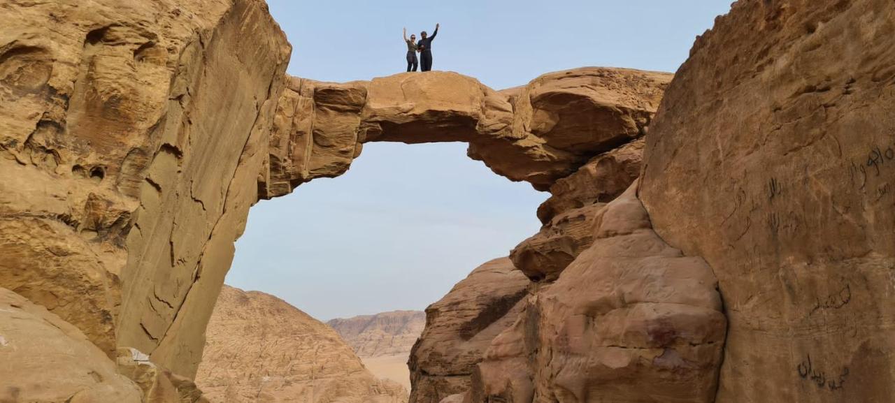 Star Guide Luxury Camp Hotel Wadi Rum Bagian luar foto