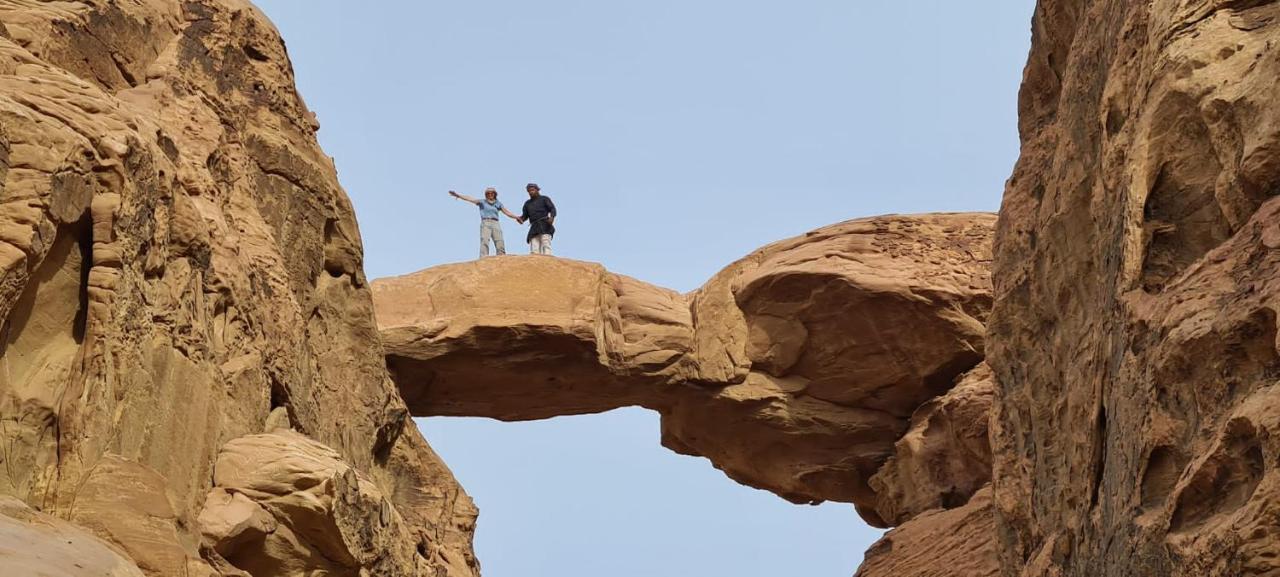 Star Guide Luxury Camp Hotel Wadi Rum Bagian luar foto