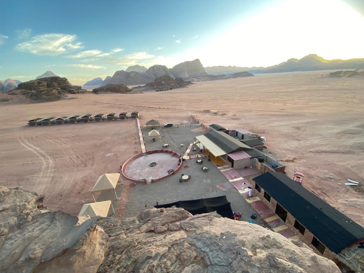 Star Guide Luxury Camp Hotel Wadi Rum Bagian luar foto