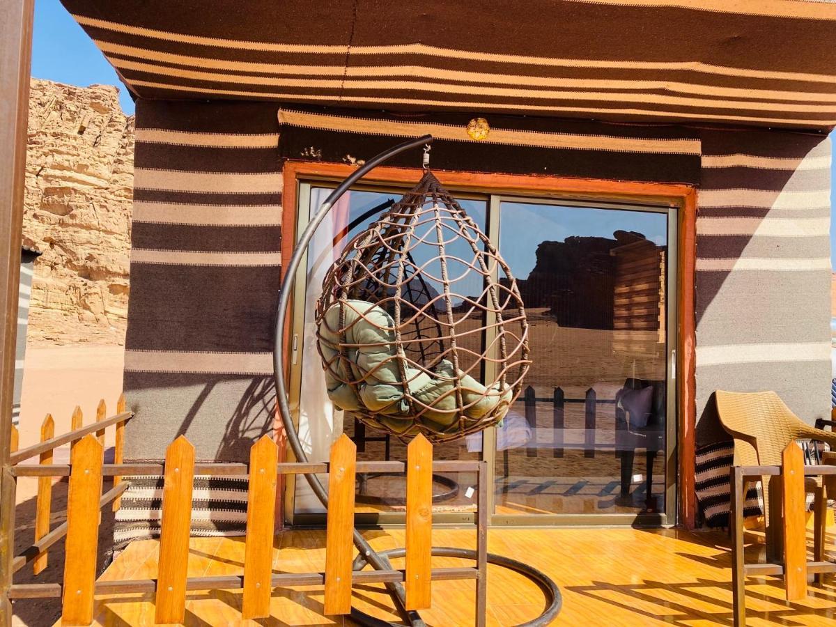 Star Guide Luxury Camp Hotel Wadi Rum Bagian luar foto