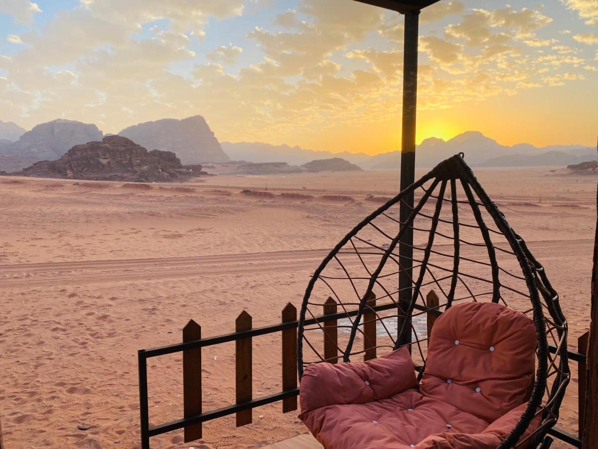 Star Guide Luxury Camp Hotel Wadi Rum Bagian luar foto