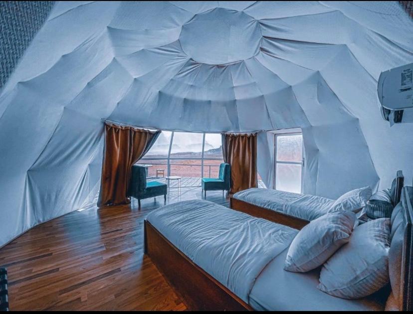 Star Guide Luxury Camp Hotel Wadi Rum Bagian luar foto